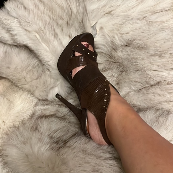 Brown platform heel , very comfortable and supportive - Picture 3 of 3